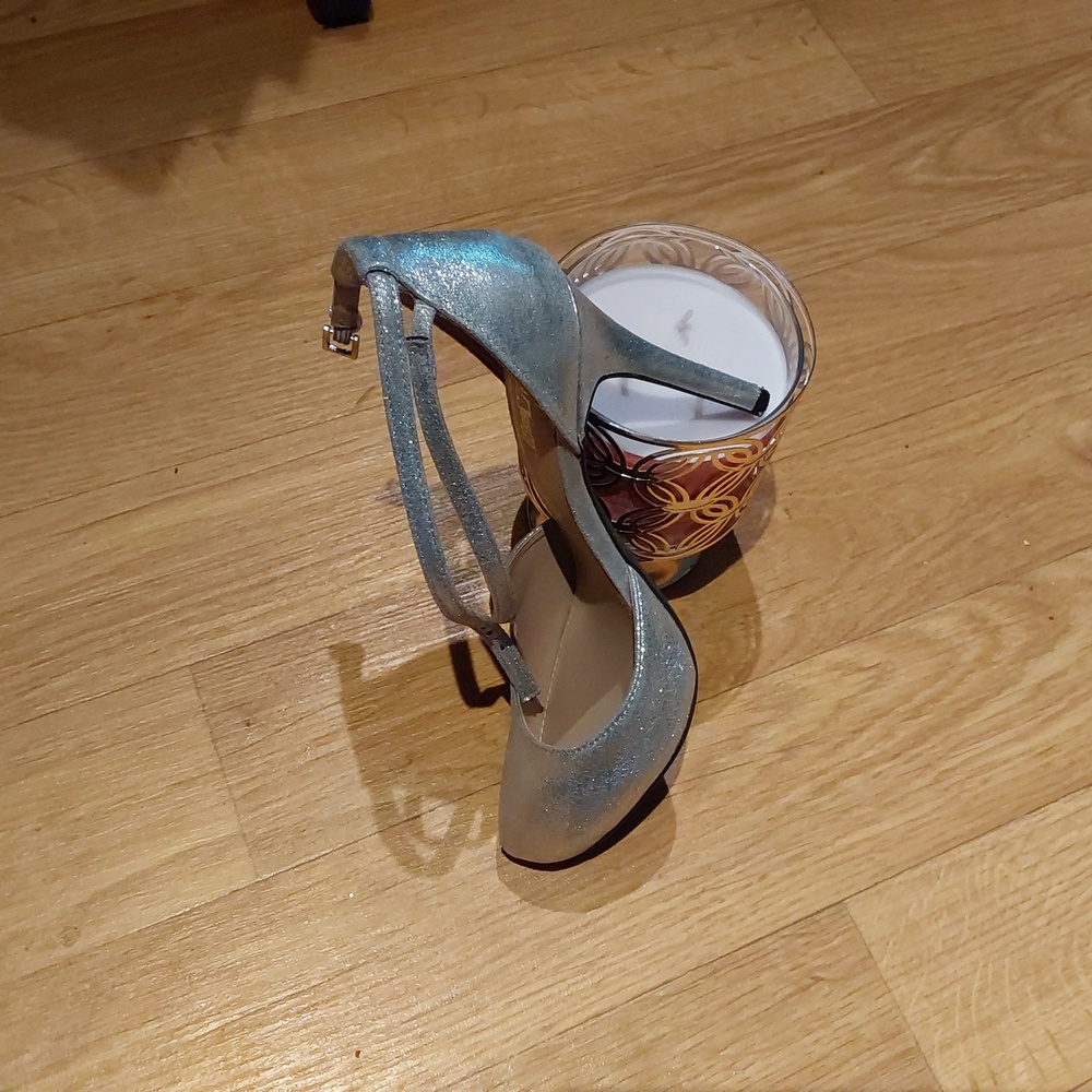 Fashionable heels -gray with a touch of silver